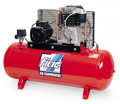 Компрессор поршневой серии FIAC 500.AB858 REMEZA (Белоруссия): 850 л/мин., 10 бар, ресивер 500 л., 5,5 кВт, 380В, габариты без упак. 2000х610х1250 мм, 220 кг.